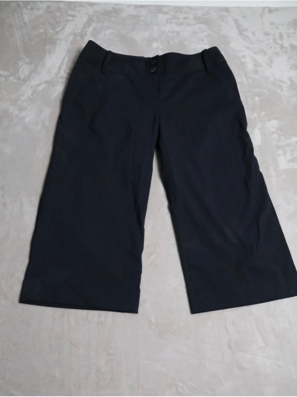 The Limited Black Wide-Leg Capri Trousers